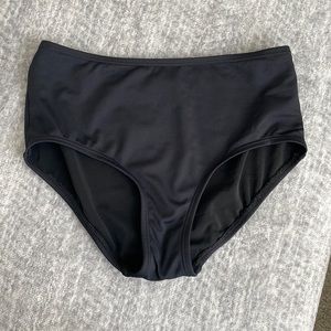 TYR swim bottom